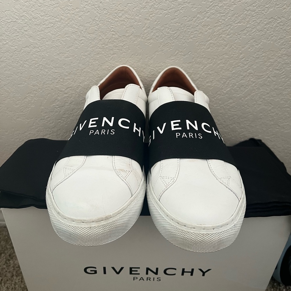 Givenchy Street Sneaker